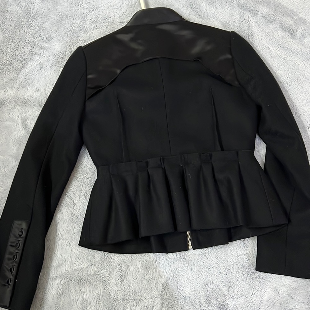 BCBG Maxazria blazer 100% wool - Picture 6 of 12